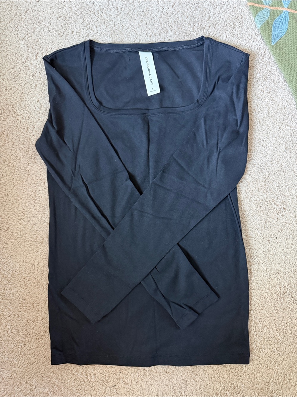 NWOT Lorna Jane square neck long sleeve